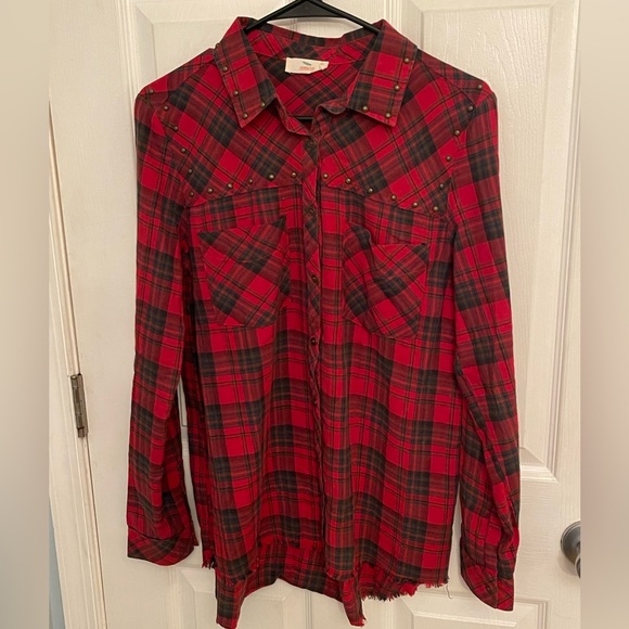 Hummingbird Tops - Women’s Hummingbird Plaid Button Up Shirt